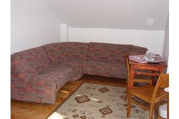 Romunija Privát Arad, Eksterier